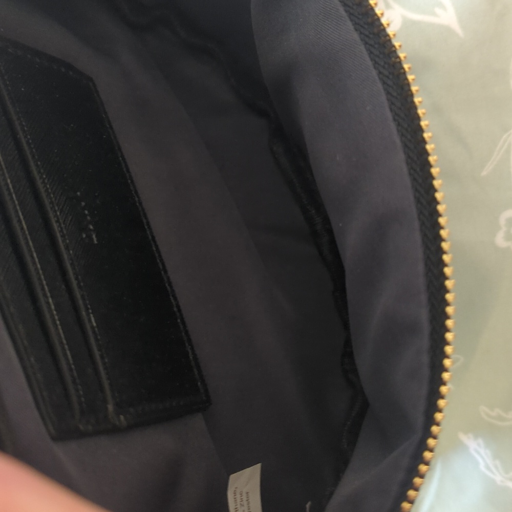 DKNY Fanny Pack - Picture 4 of 6